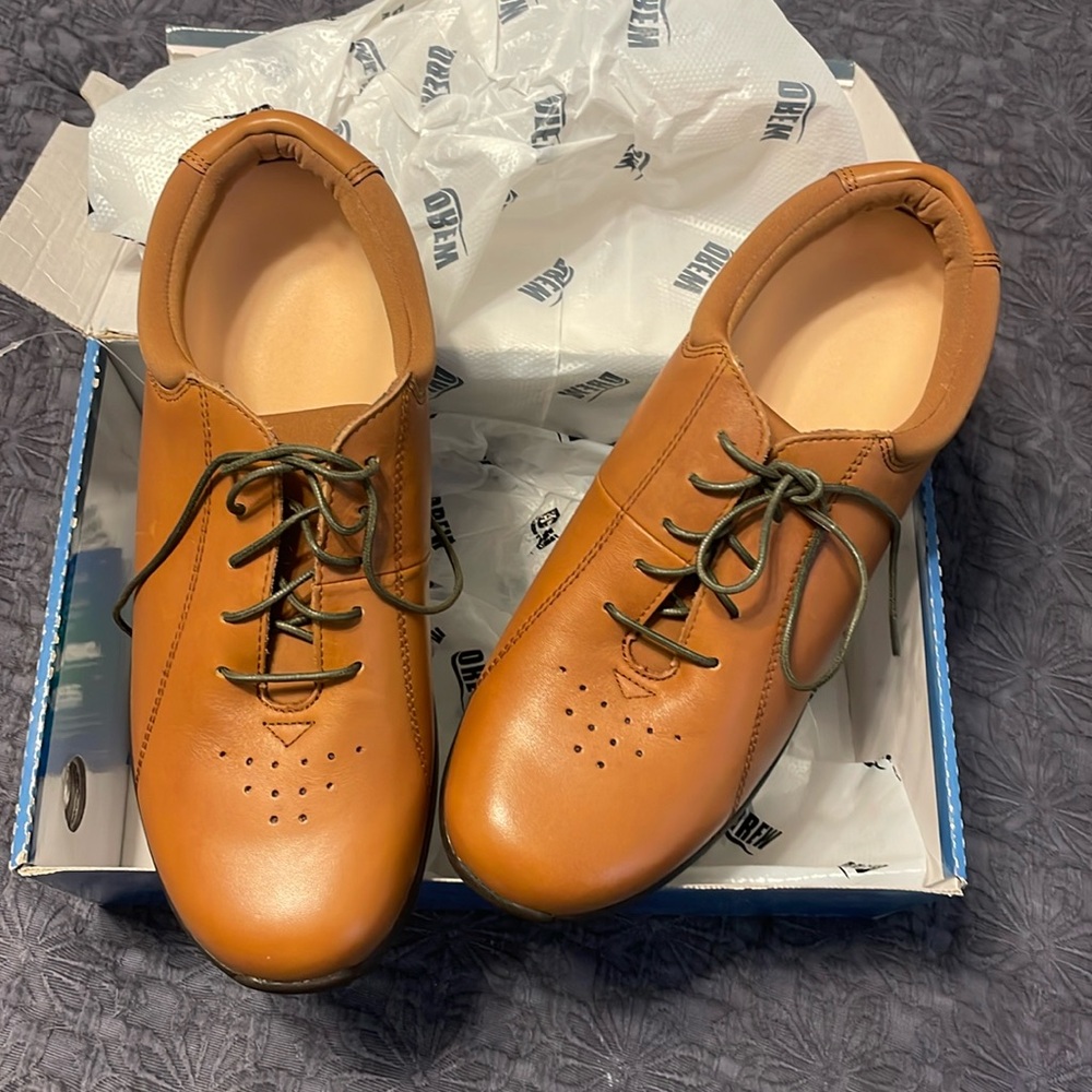 NWT Drew Tulip 10W Tan calf